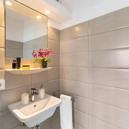 Witt Hus 2 - Strandhaus Zwischen Yachthafen Und Sandstrand Ferienhaus Olpenitz